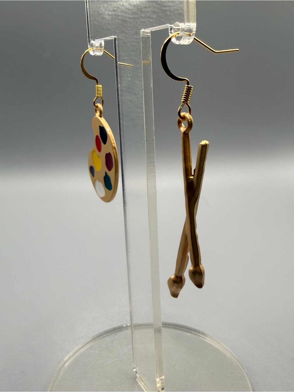 ‼️5/$5‼️ Gold Artist Palette and Brush Drop Earrings - Handmade #E0435C - Picture 2 of 3